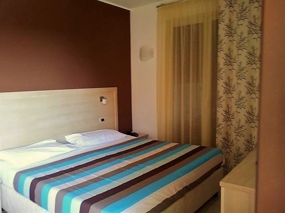 Hotel Bulla Regia Fontane Bianche Luaran gambar