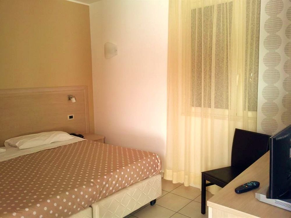 Hotel Bulla Regia Fontane Bianche Luaran gambar